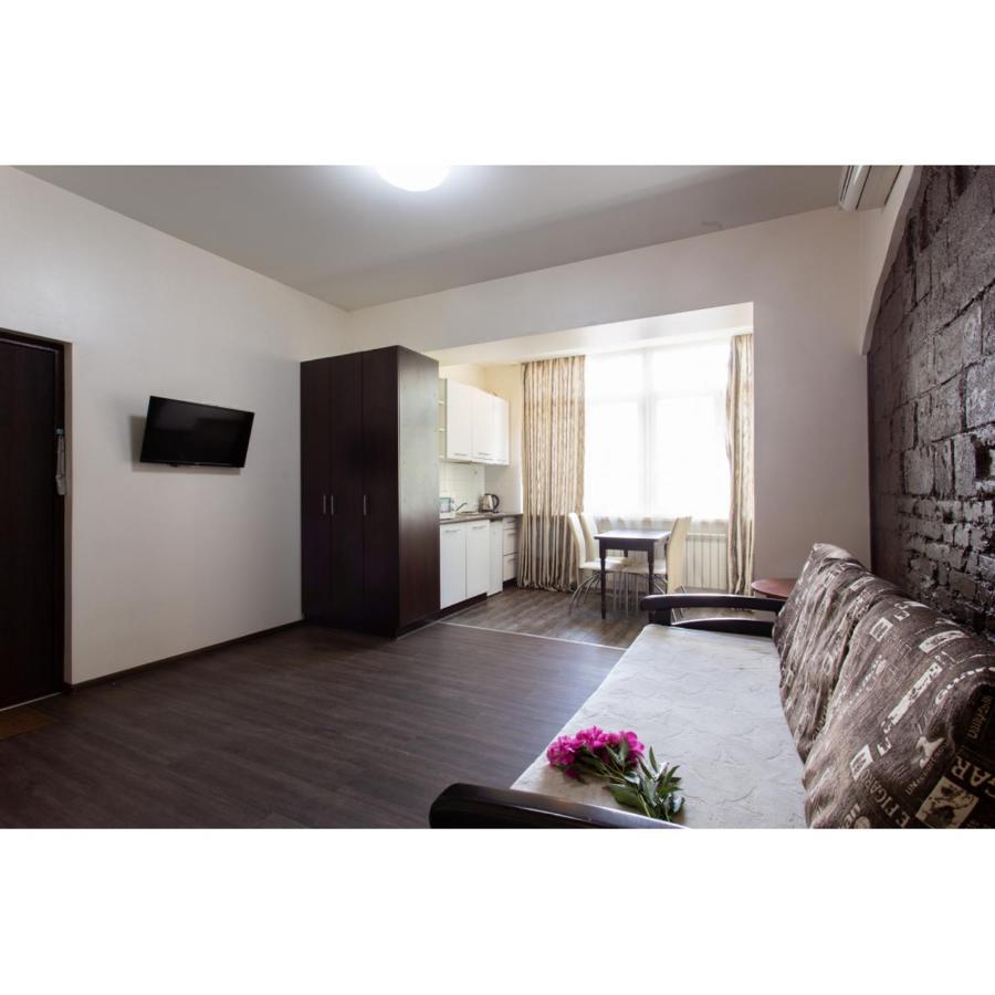 Studio Apartments In The City Center Харьков Экстерьер фото