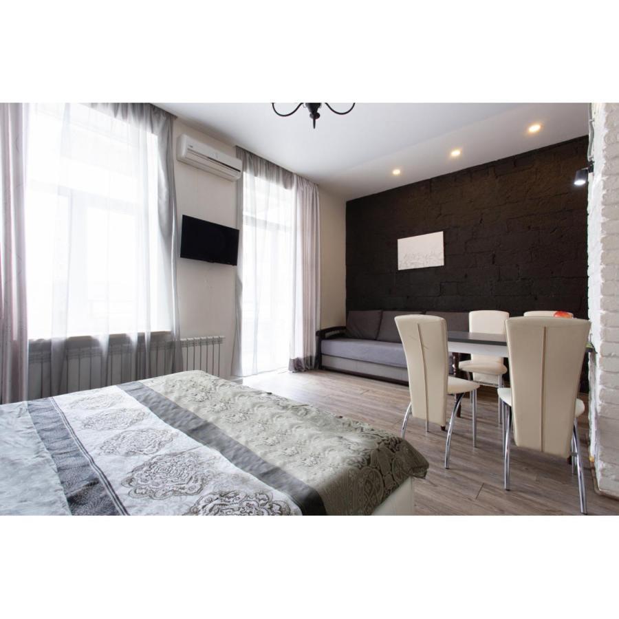 Studio Apartments In The City Center Харьков Экстерьер фото